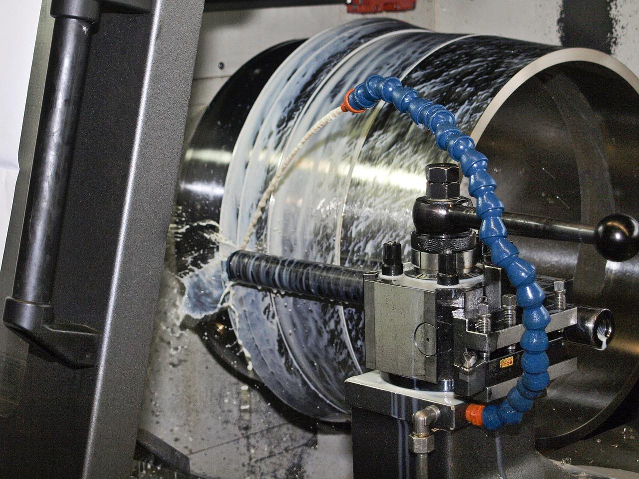 Maszyny używane w produkcji części metalowych
