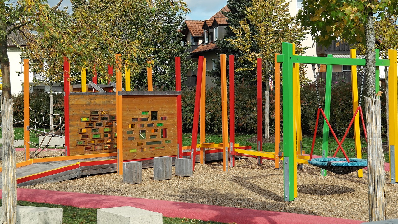 Plac zabaw w ogrodzie – zachęć dziecko do aktywności na świeżym powietrzu