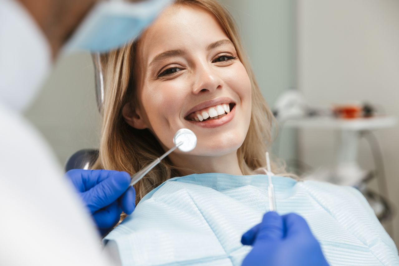 Czym wypełnia się ząb? Różne rodzaje plomb